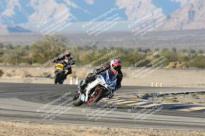 media/Dec-07-2025-CVMA (Sun) [[3e7d2de5dc]]/Race 18-Formula Twins-Formula 40 UL/